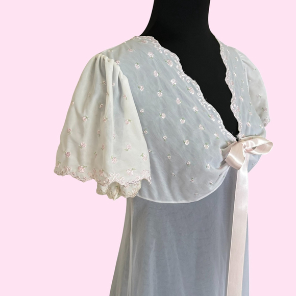 Vintage Lenora White Peignoir Embroidered Rose Size Small - Picture 9 of 14